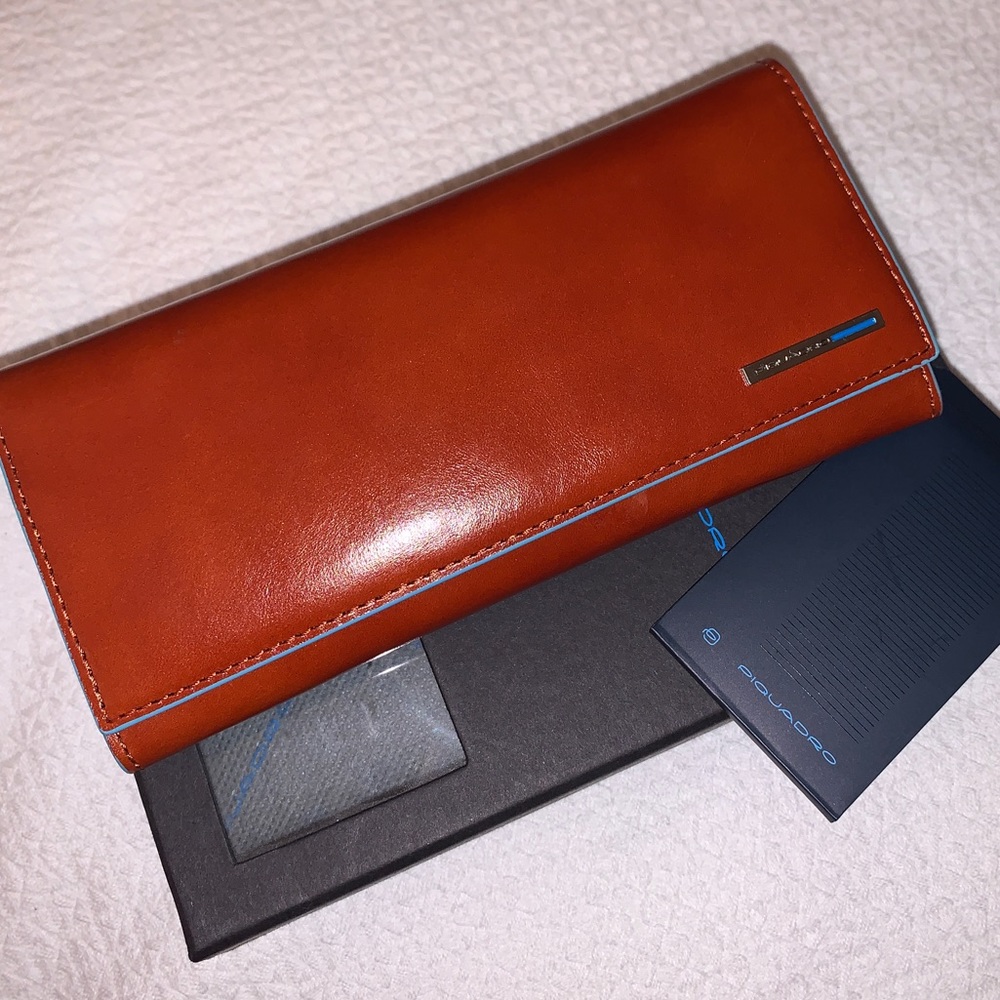 NWT 100% Italian leather wallet